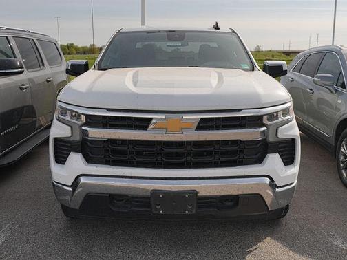 Summit White 2022 Chevrolet Silverado 1500 LT