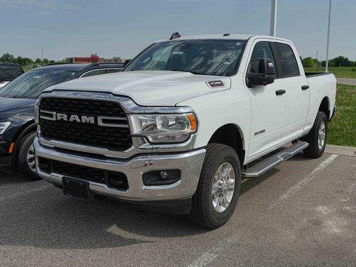 Bright White Clearcoat 2024 RAM 2500 Big Horn Crew Cab 4x4 6'4' Box