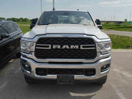 Bright White Clearcoat 2024 RAM 2500 Big Horn Crew Cab 4x4 6'4' Box
