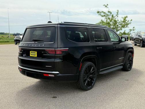 Diamond Black Crystal Pearlcoat 2024 Jeep Wagoneer Series II 4x4