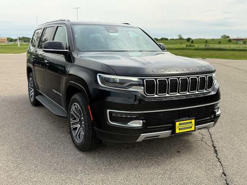 Diamond Black Crystal Pearlcoat 2024 Jeep Wagoneer Series II 4x4