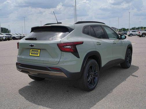 Cacti Green 2026 Chevrolet Trax FWD ACTIV