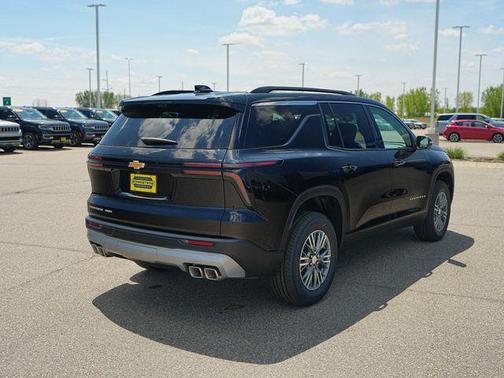 Mosaic Black Metallic 2026 Chevrolet Traverse LT