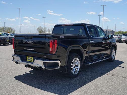 Onyx Black 2021 GMC Sierra 1500 SLT