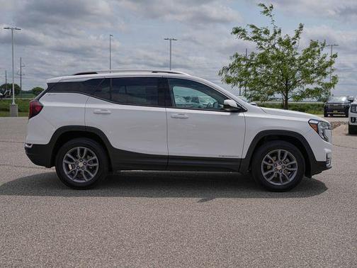 Summit White 2023 GMC Terrain SLT