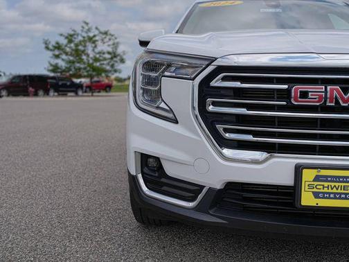 Summit White 2023 GMC Terrain SLT