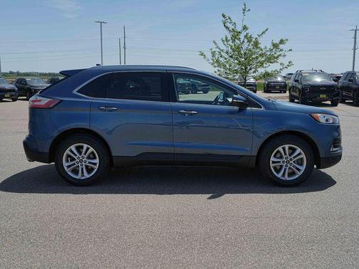 Blue Metallic 2019 Ford Edge SEL