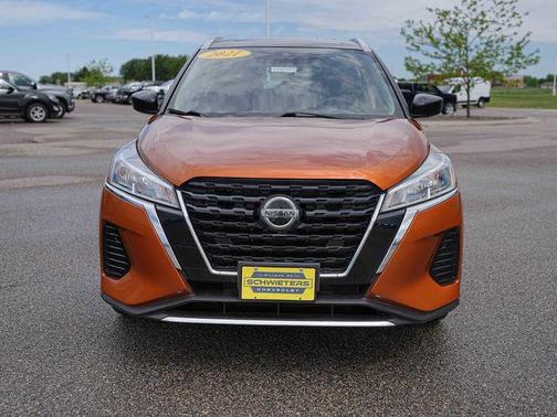 Monarch Orange/Super Black 2021 Nissan Kicks SV