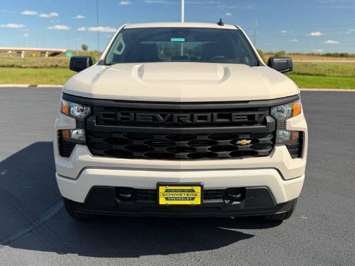 White Sands 2026 Chevrolet Silverado 1500 Custom