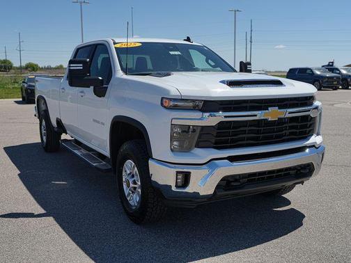 Summit White 2025 Chevrolet Silverado 2500 LT