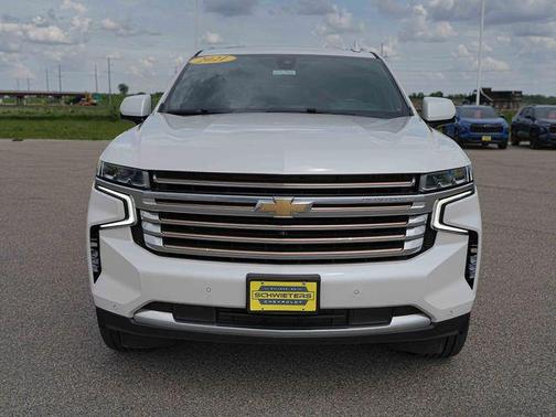 Iridescent Pearl Tricoat 2021 Chevrolet Suburban 4WD High Country