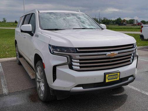 Iridescent Pearl Tricoat 2021 Chevrolet Suburban 4WD High Country