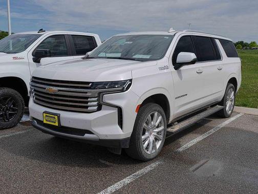 Iridescent Pearl Tricoat 2021 Chevrolet Suburban 4WD High Country