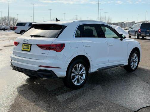 2025 Audi Q3 Premium 45 TFSI S line quattro Tiptronic