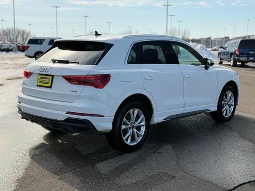 2025 Audi Q3 Premium 45 TFSI S line quattro Tiptronic