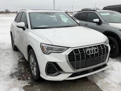 2025 Audi Q3 Premium 45 TFSI S line quattro Tiptronic