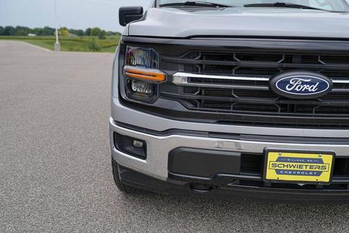 Iconic Silver Metallic 2025 Ford F-150 XLT