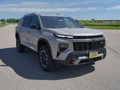 Sandstone Gray 2026 Chevrolet Traverse AWD Z71