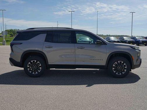 Sandstone Gray 2026 Chevrolet Traverse AWD Z71