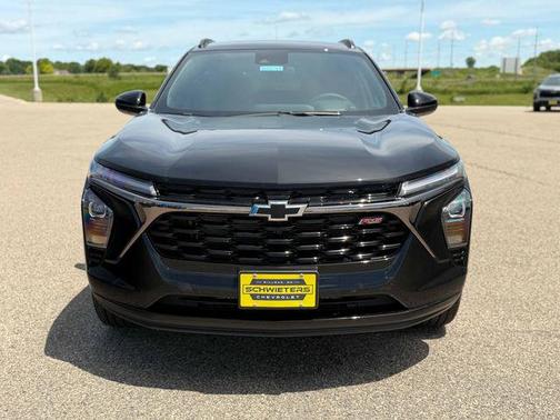 Mosaic Black Metallic 2026 Chevrolet Trax FWD 2RS