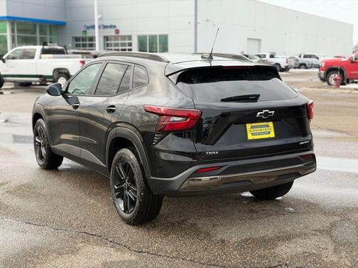 Mosaic Black Metallic 2026 Chevrolet Trax FWD ACTIV