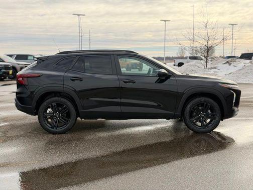 Mosaic Black Metallic 2026 Chevrolet Trax FWD ACTIV