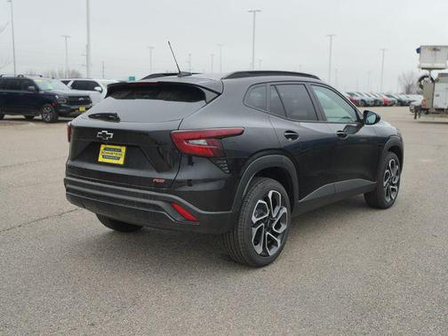 Mosaic Black Metallic 2026 Chevrolet Trax FWD 2RS