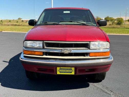 Dark Cherry Red Metallic 2000 Chevrolet Blazer LS