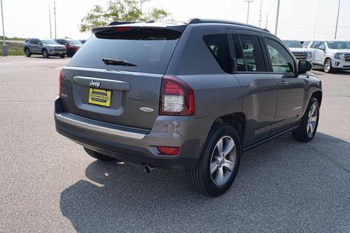 Granite Crystal Metallic Clearcoat 2017 Jeep Compass High Altitude