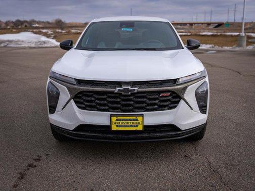 Summit White 2026 Chevrolet Trax FWD 1RS