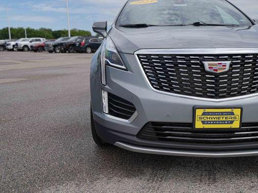 Argent Silver Metallic 2023 Cadillac XT5 Premium Luxury