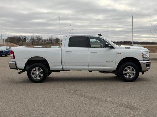 Bright White Clearcoat 2022 RAM 2500 Big Horn Crew Cab 4x4 6'4' Box