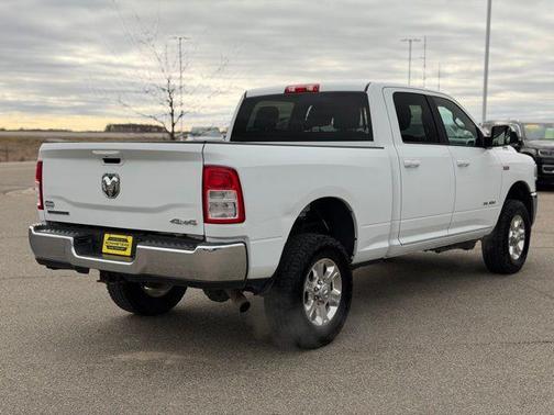 Bright White Clearcoat 2022 RAM 2500 Big Horn Crew Cab 4x4 6'4' Box