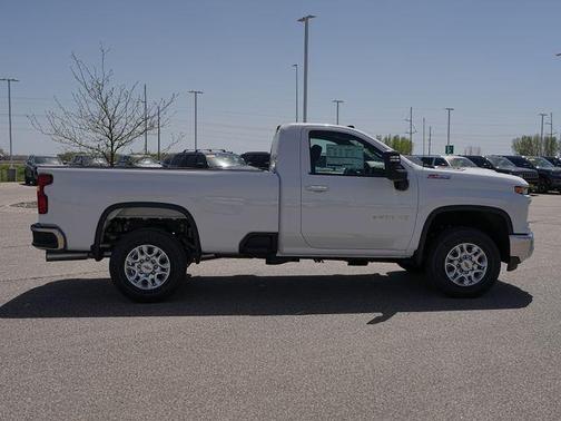 Summit White 2026 Chevrolet Silverado 3500 LT