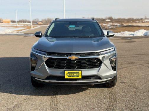 Sterling Gray Metallic 2026 Chevrolet Trax LT