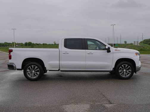 Summit White 2024 Chevrolet Silverado 1500 LT