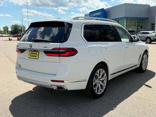 Alpine White 2026 BMW X7 xDrive40i