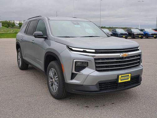 Sterling Gray Metallic 2026 Chevrolet Traverse LT