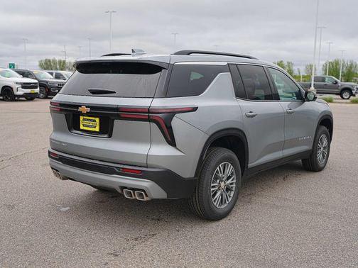 Sterling Gray Metallic 2026 Chevrolet Traverse LT