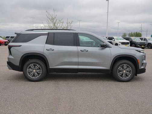 Sterling Gray Metallic 2026 Chevrolet Traverse LT