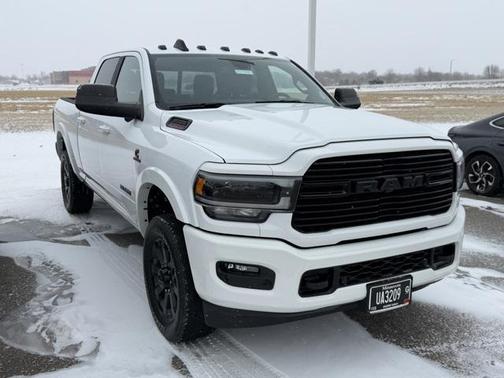 2020 RAM 3500 Laramie Crew Cab 4x4 6'4' Box