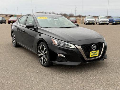 2022 Nissan Altima SR FWD