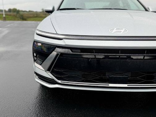 Aero Silver 2025 Hyundai SONATA SEL