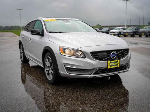 2016 Volvo V60 Cross Country T5