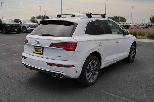 Daytona Gray Pearl Effect 2024 Audi Q5 45 S line Premium Plus