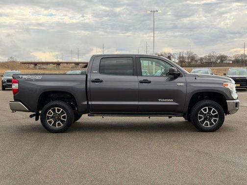 2017 Toyota Tundra SR5
