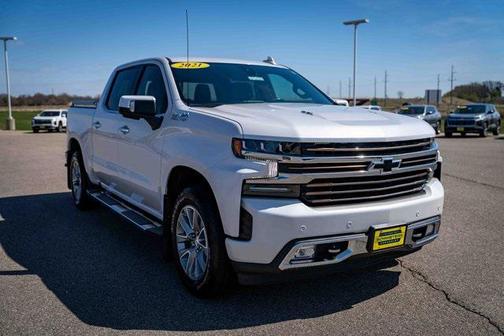 Iridescent Pearl Tricoat 2021 Chevrolet Silverado 1500 High Country