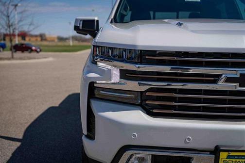 Iridescent Pearl Tricoat 2021 Chevrolet Silverado 1500 High Country
