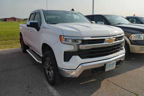 Summit White 2023 Chevrolet Silverado 1500 LT