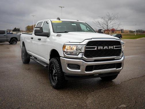 2023 RAM 2500 Tradesman Crew Cab 4x4 8' Box